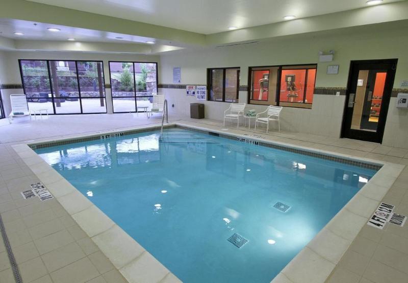 酒店 Courtyard By Marriott Raleigh North/triangle Town Center