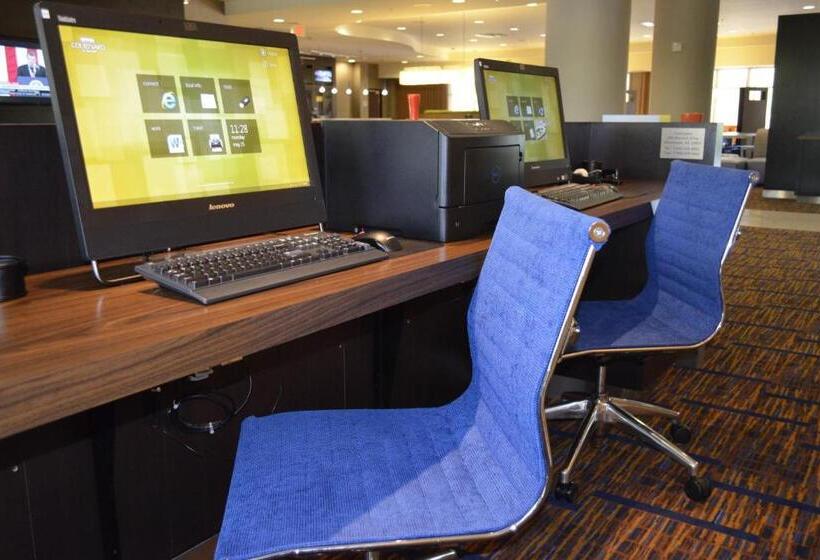 فندق Courtyard By Marriott Winchester Medical Center