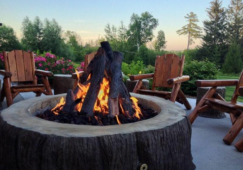 فندق Crooked River Lodge