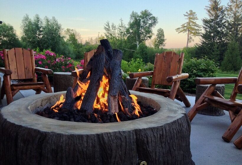 فندق Crooked River Lodge