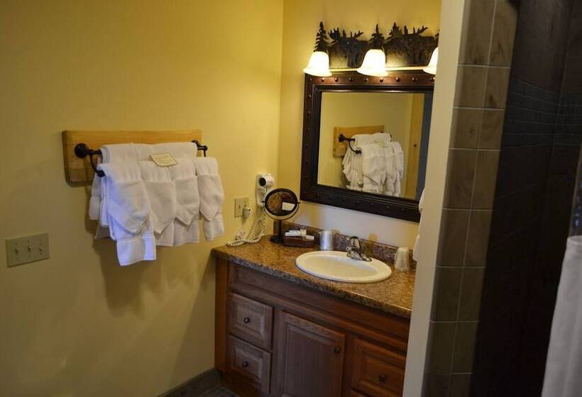 فندق Crooked River Lodge