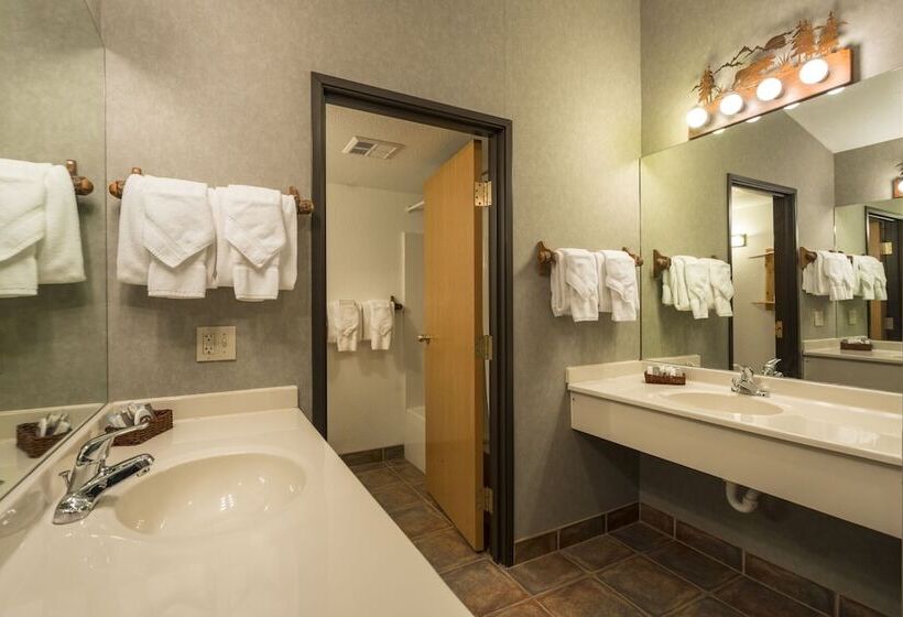 فندق Crooked River Lodge