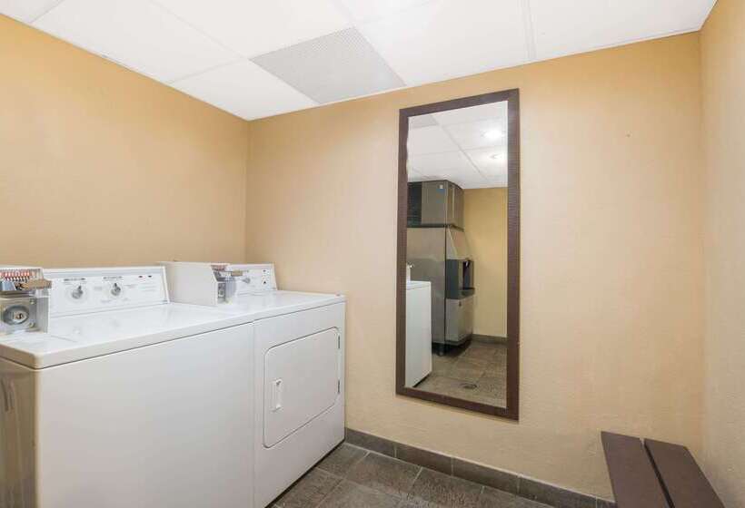 호텔 Days Inn By Wyndham Duluth Lakewalk