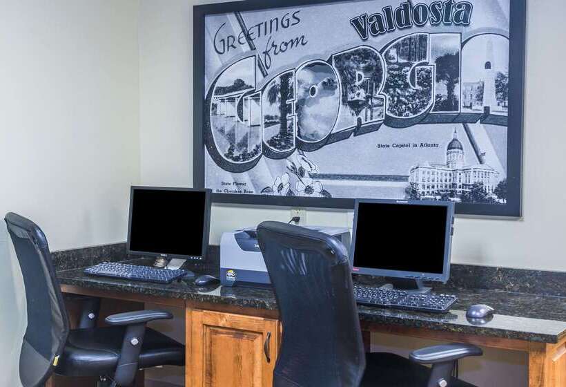 בית מלון כפרי Days Inn By Wyndham Valdosta/near Valdosta Mall