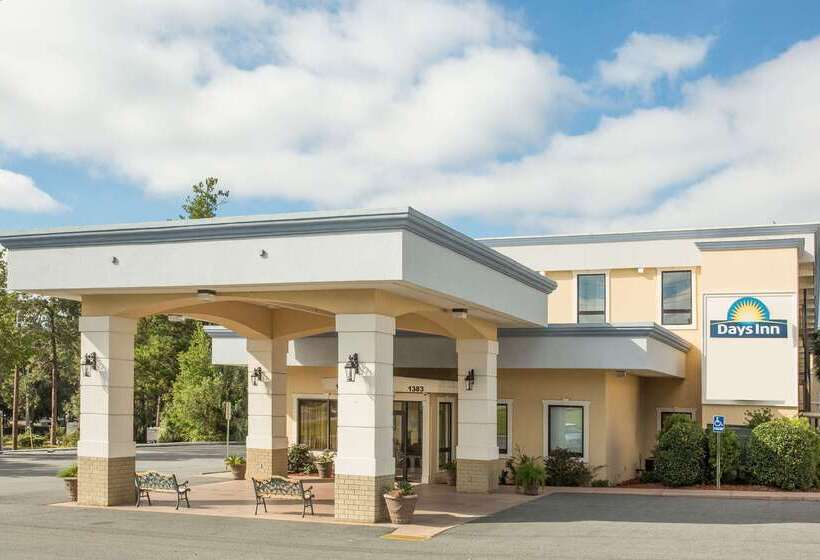 בית מלון כפרי Days Inn By Wyndham Valdosta/near Valdosta Mall