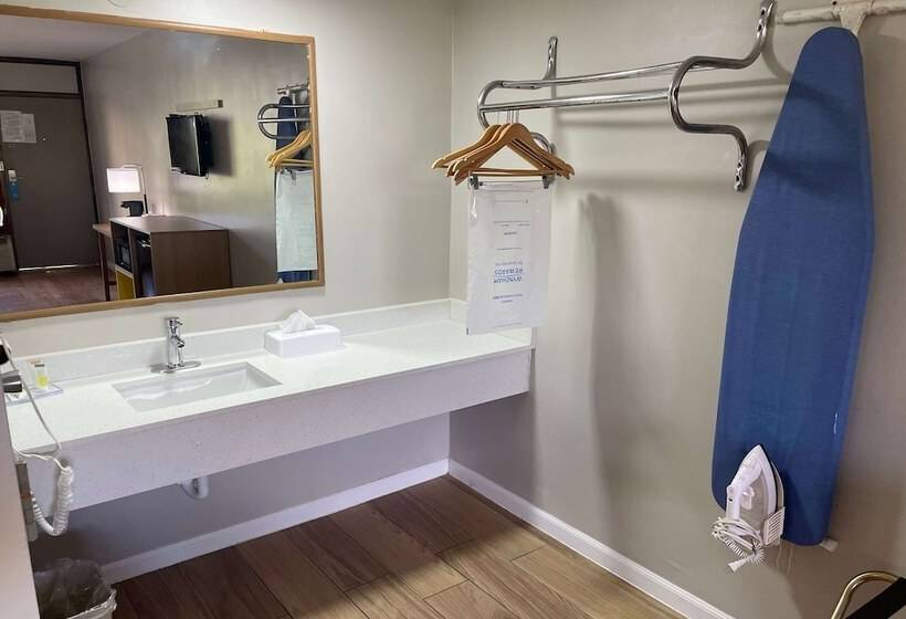 בית מלון כפרי Days Inn By Wyndham Valdosta/near Valdosta Mall