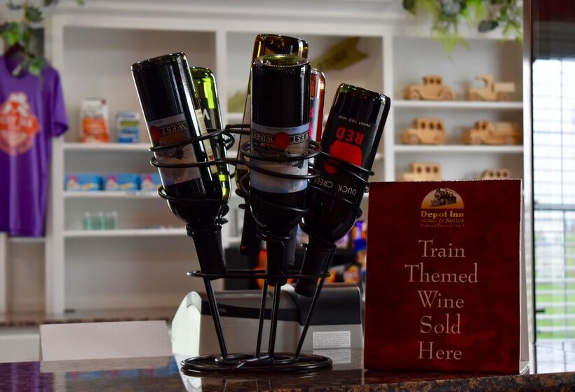 فندق Depot Inn & Suites