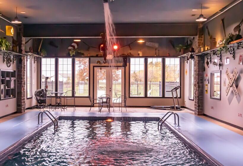 فندق Depot Inn & Suites