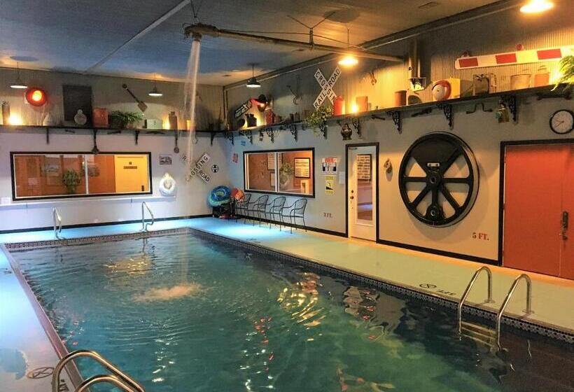 فندق Depot Inn & Suites