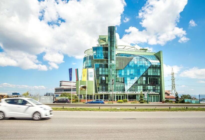 Earth & People Hotel & Spa   Free Parking