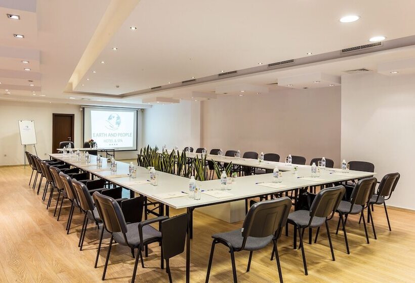 Earth & People Hotel & Spa   Free Parking