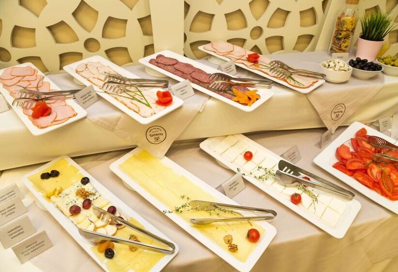 Earth & People Hotel & Spa   Free Parking