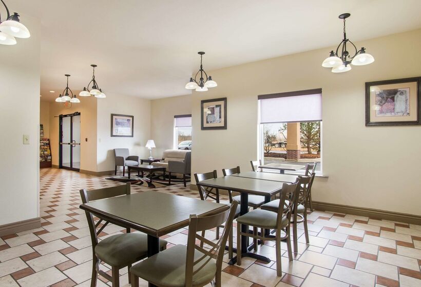 בית מלון כפרי Econo Lodge