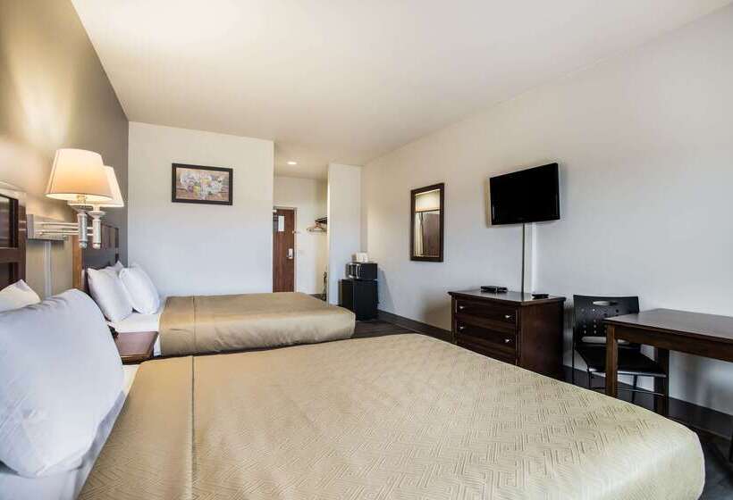 בית מלון כפרי Econo Lodge