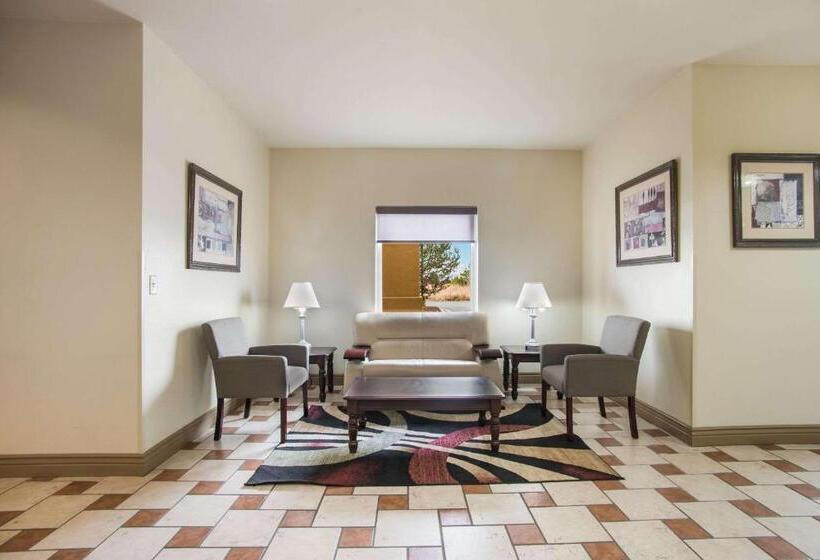 בית מלון כפרי Econo Lodge