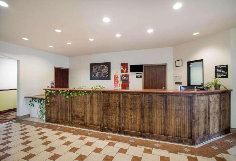 בית מלון כפרי Econo Lodge