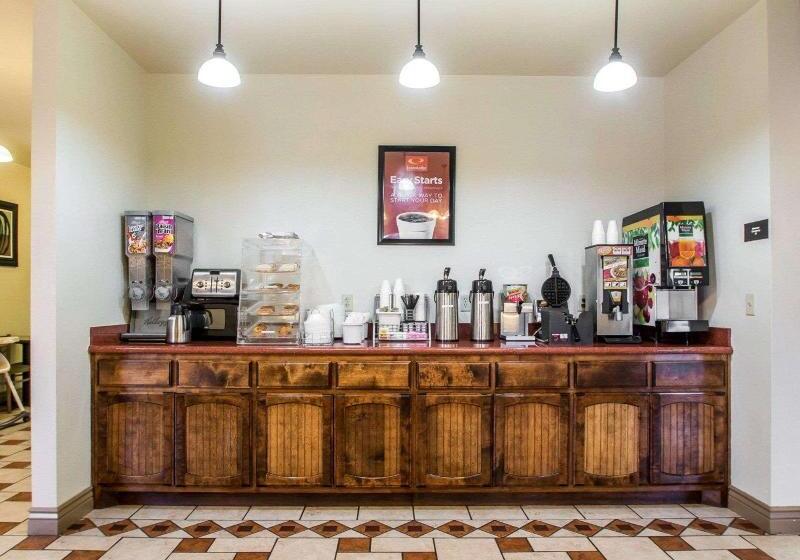 בית מלון כפרי Econo Lodge