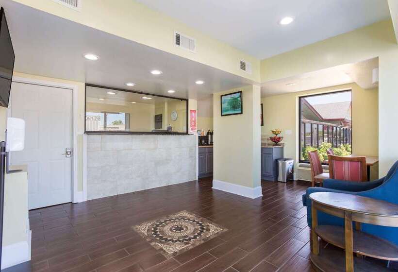 فندق Econo Lodge Gallatin   Metro Nashville