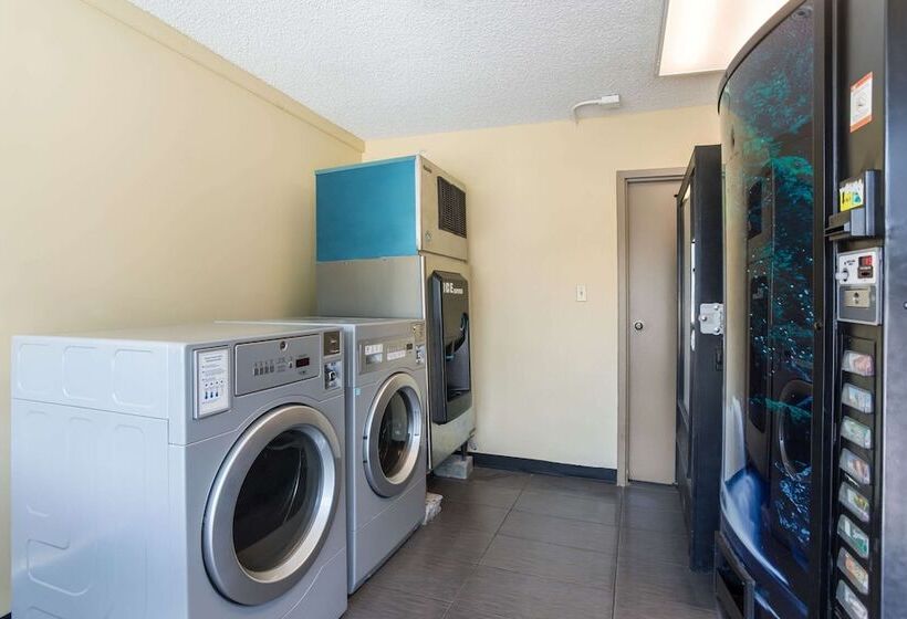 فندق Econo Lodge Gallatin   Metro Nashville