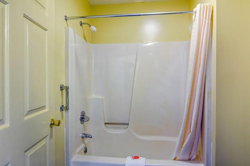 בית מלון כפרי Econo Lodge Woodstock  Shenandoah Valley I 81