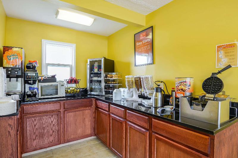 בית מלון כפרי Econo Lodge Woodstock  Shenandoah Valley I 81