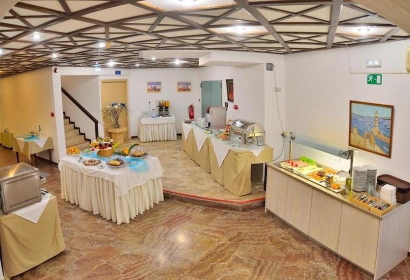 فندق Elena Beach