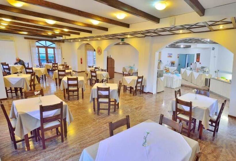 فندق Elena Beach