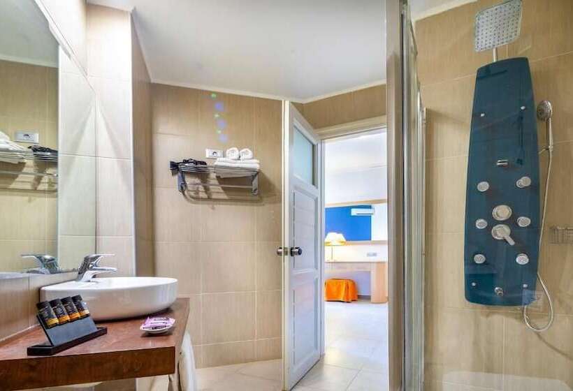 فندق Elena Beach