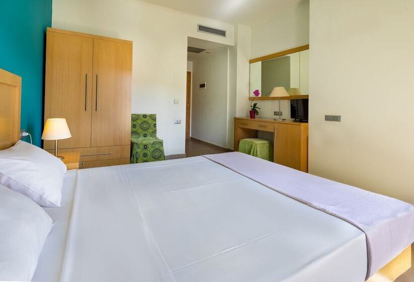 فندق Elena Beach