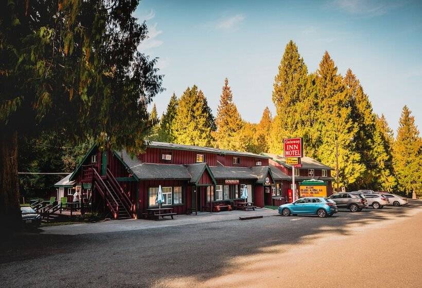 فندق Gateway Inn & Cabins