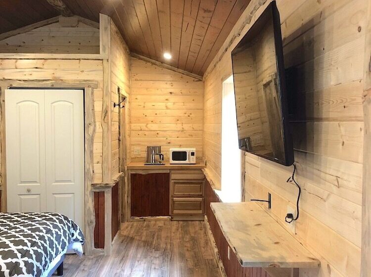 فندق Gateway Inn & Cabins