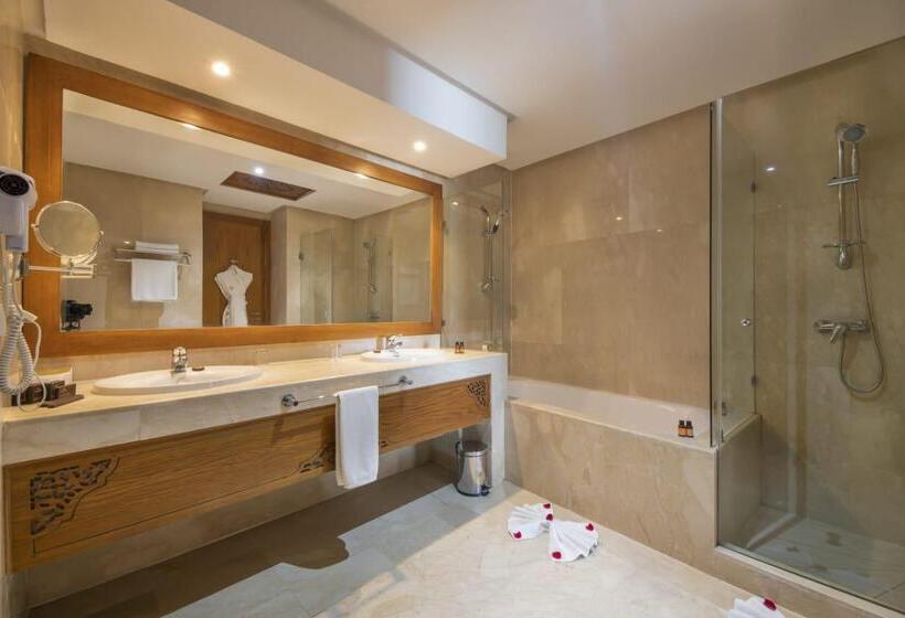 Отель Grand Mogador Sea View & Spa