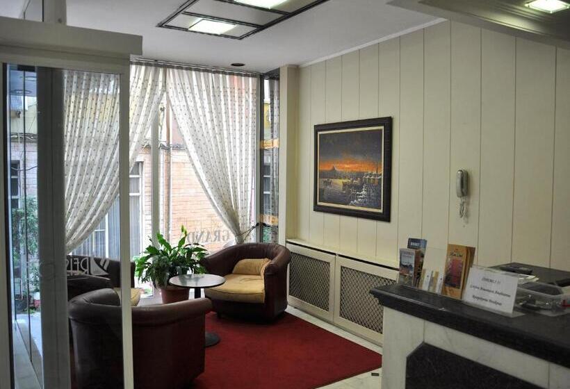 ホテル Grand Reis