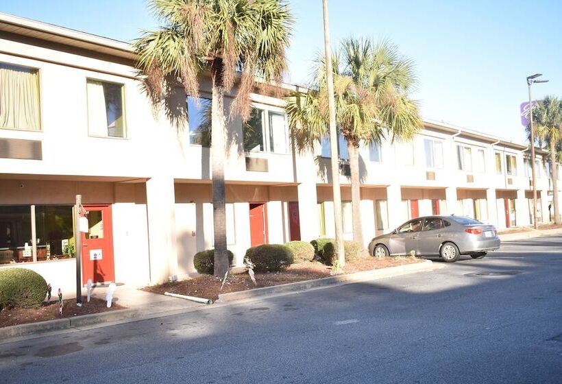 ホテル Guest Cottages & Suites