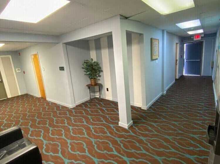 فندق Hammock Inn & Suites North Beach