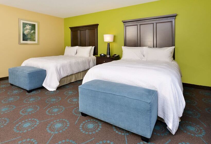 בית מלון כפרי Hampton Inn Iowa City/university Area