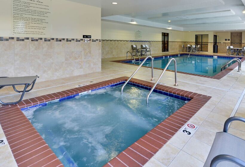 בית מלון כפרי Hampton Inn Iowa City/university Area