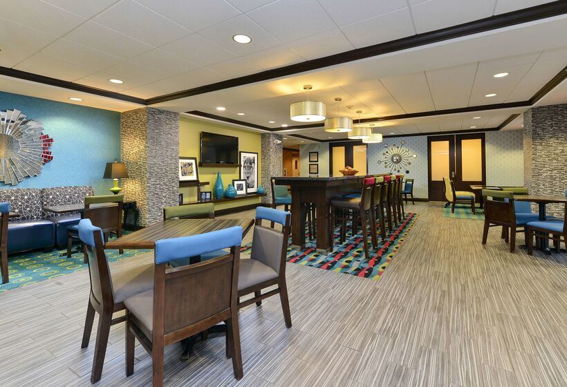 בית מלון כפרי Hampton Inn Iowa City/university Area