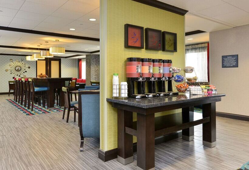 בית מלון כפרי Hampton Inn Iowa City/university Area