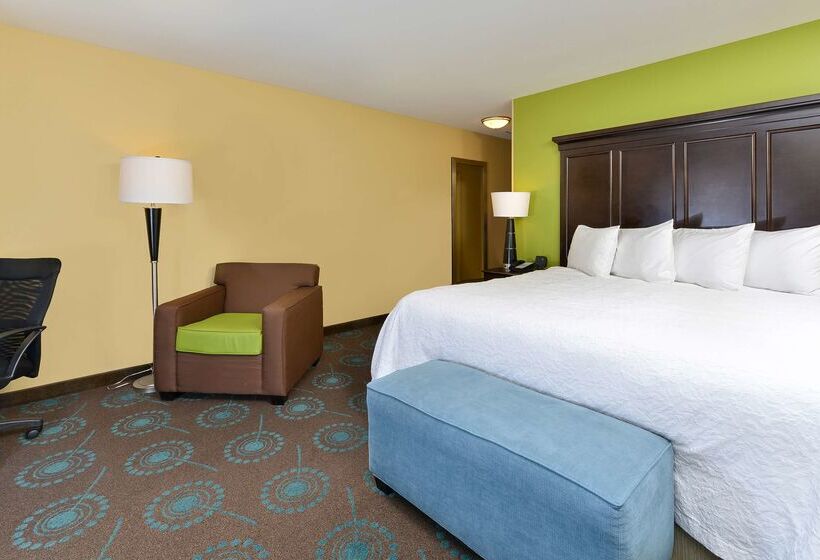 בית מלון כפרי Hampton Inn Iowa City/university Area