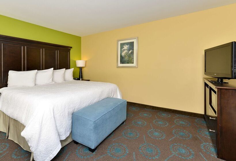 בית מלון כפרי Hampton Inn Iowa City/university Area