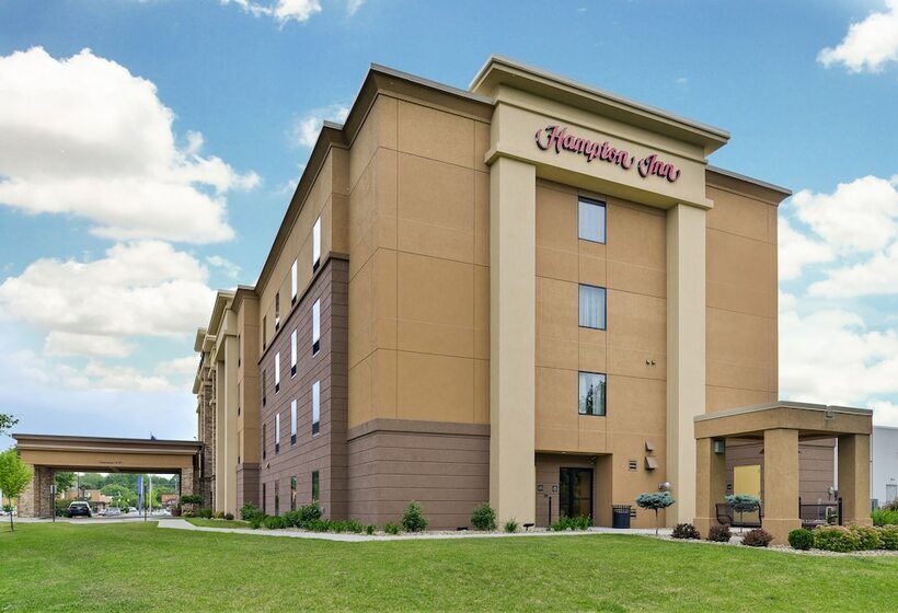 בית מלון כפרי Hampton Inn Iowa City/university Area