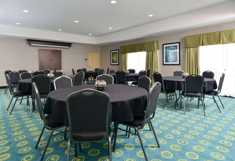 בית מלון כפרי Hampton Inn Iowa City/university Area