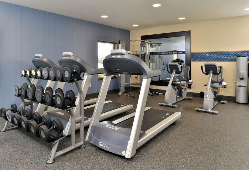 בית מלון כפרי Hampton Inn Iowa City/university Area