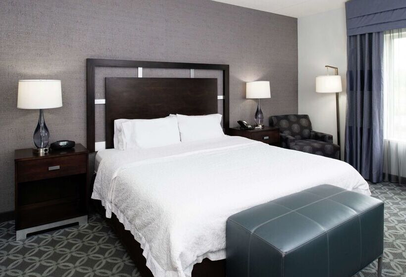 هتل Hampton Inn & Suites Greensboro/coliseum Area
