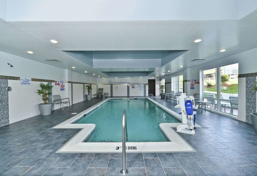 Отель Hampton Inn & Suites Greensboro/coliseum Area