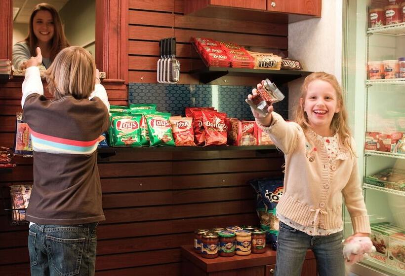 Отель Hampton Inn & Suites Greensboro/coliseum Area