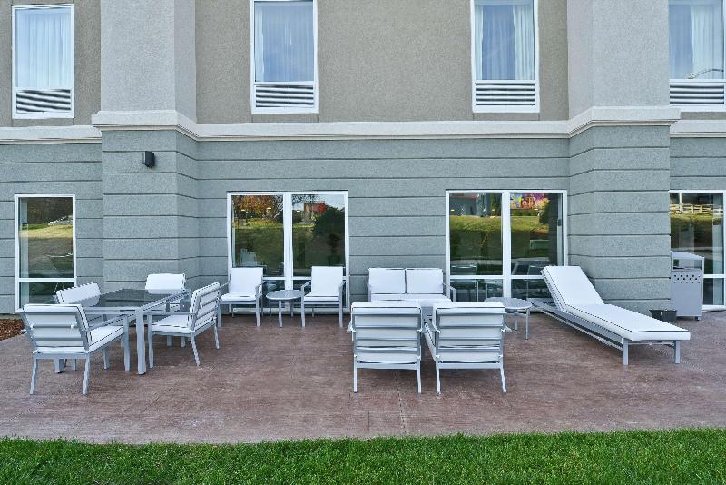 هتل Hampton Inn & Suites Greensboro/coliseum Area