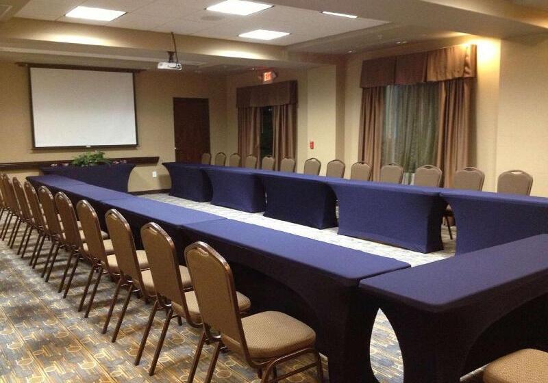 Отель Hampton Inn & Suites Greensboro/coliseum Area