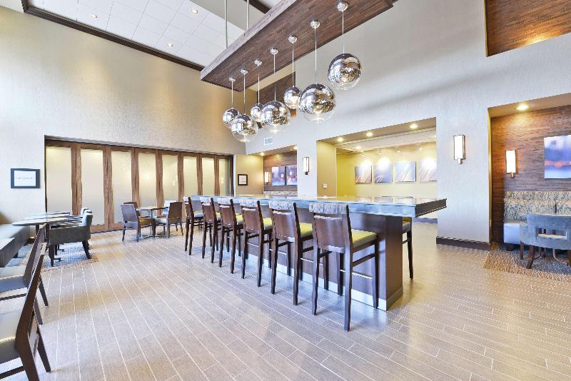 هتل Hampton Inn & Suites Greensboro/coliseum Area